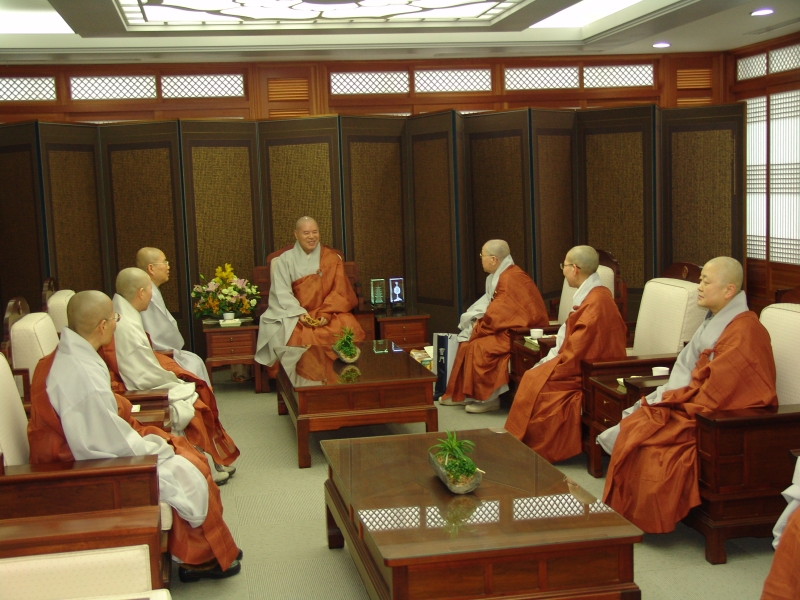 2011.01.04_전국비구니회 예방 (2)